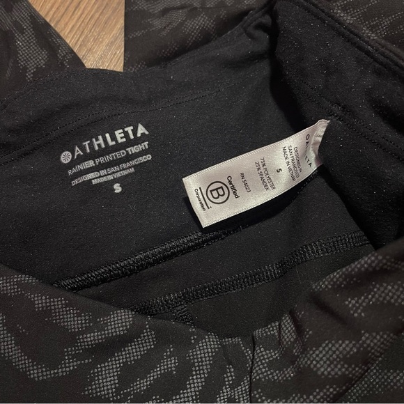 Athleta Leggings‎ Women’s Size Small Black Lynx Rainier Printed Tight Reflective - Picture 13 of 13